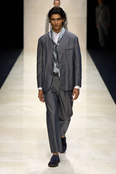 Look 17